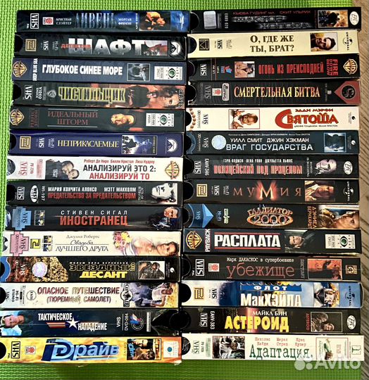 Видеокассеты с фильмами