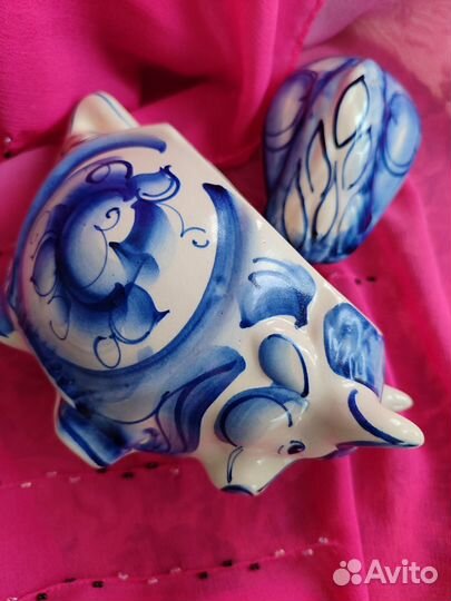 Бык под Гжель