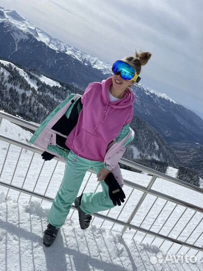 Сноубордический -горнолыжный костюм