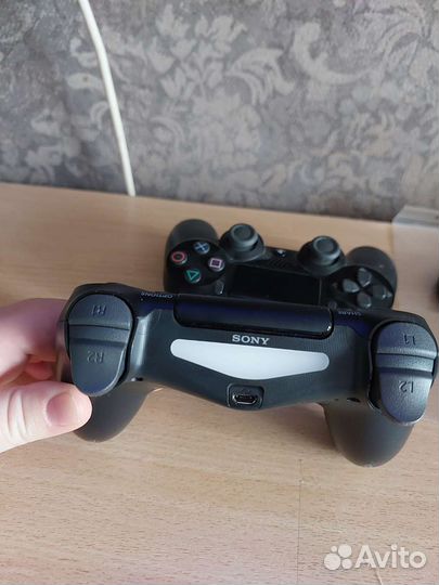 Sony playstation 4 PS4 slim 1tb