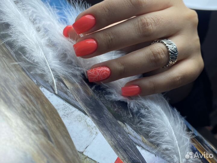 Модель на маникюр с покрытием гель лака Бесплатно