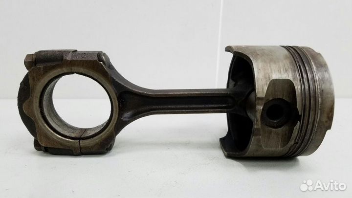 Шатун с поршнем двигателя двс Renault Megane 1 BA0