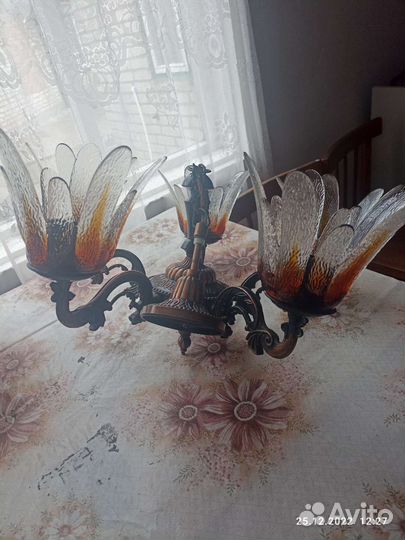 Люстра красный май