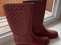 Вещевой склад. Поселок ува удмуртская республика. Вещей ува. Куча одежды. Лудорвай изба.