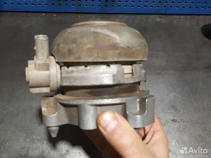 Опора двс ауди а8 д3