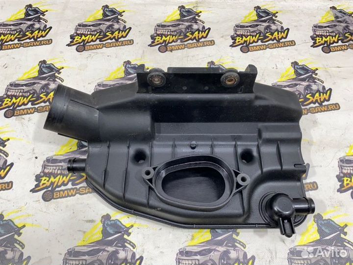 Резонатор воздушного фильтра Audi A6 C4 AAH 1995