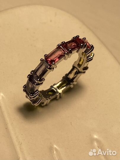 Кольцо серебряное с цветными камушками