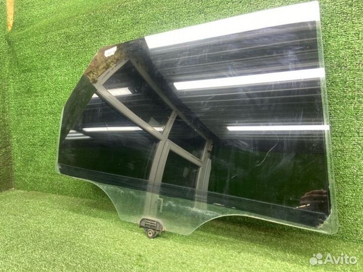 Стекло двери заднее правое Kia Ceed ED