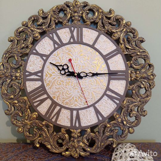 Большие интерьерные часы с золотой поталью