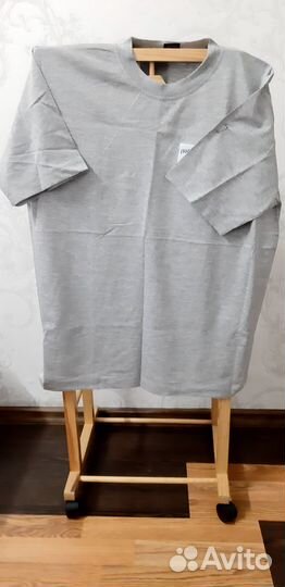 Футболки новые