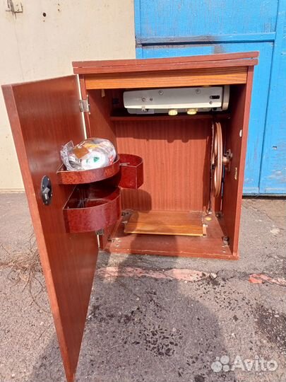 Швейная машина чайка 142м