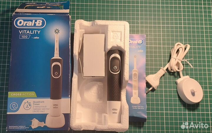 Электрическая зубная щетка oral b vitality 100
