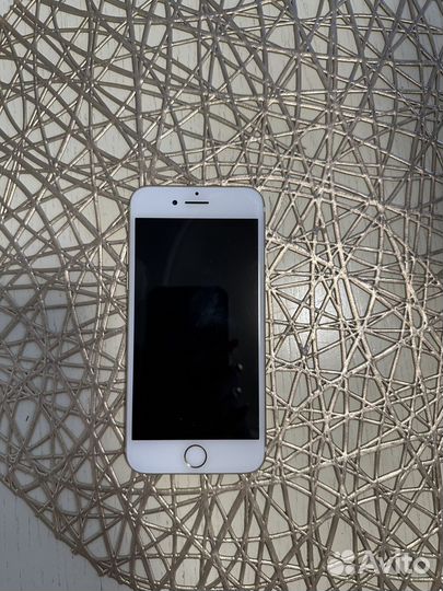 Смартфон iPhone 7