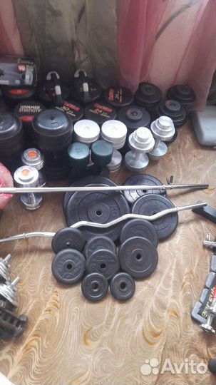 Скамья стойки штанга гантели
