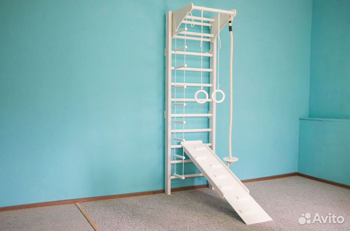 Спортивная шведская стенка из дерева