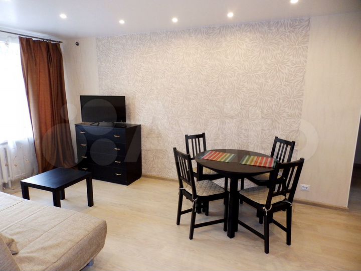 3-к. квартира, 60 м², 2/5 эт.