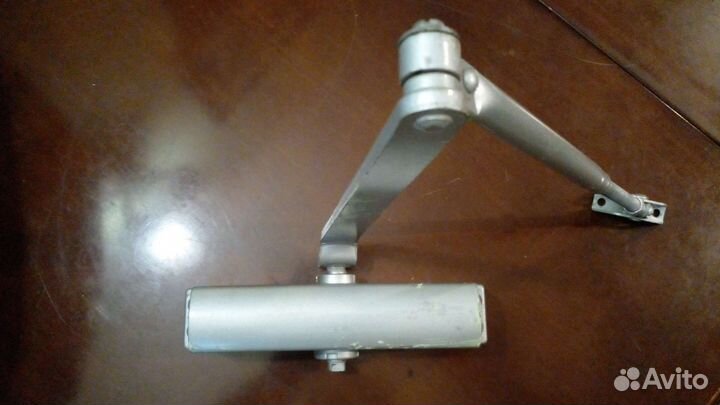 Доводчик дверной