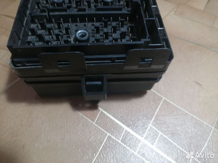 Блок предохранителей подкапотный киа церато 1