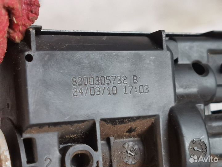 Моторчик лючка бензобака Renault Megane III (2008—