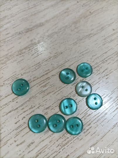Брендовые пуговицы