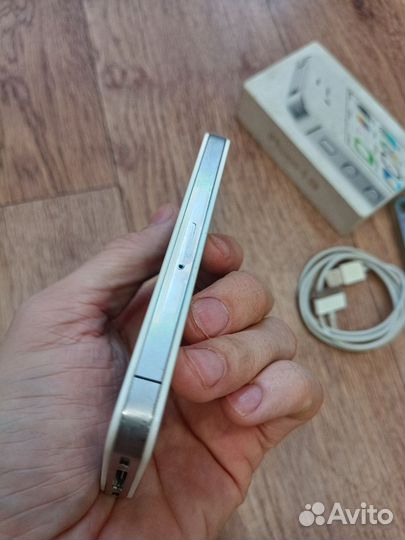 iPhone 4, 8 ГБ