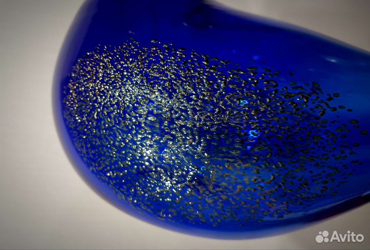 Большая синяя стеклянная финская птица