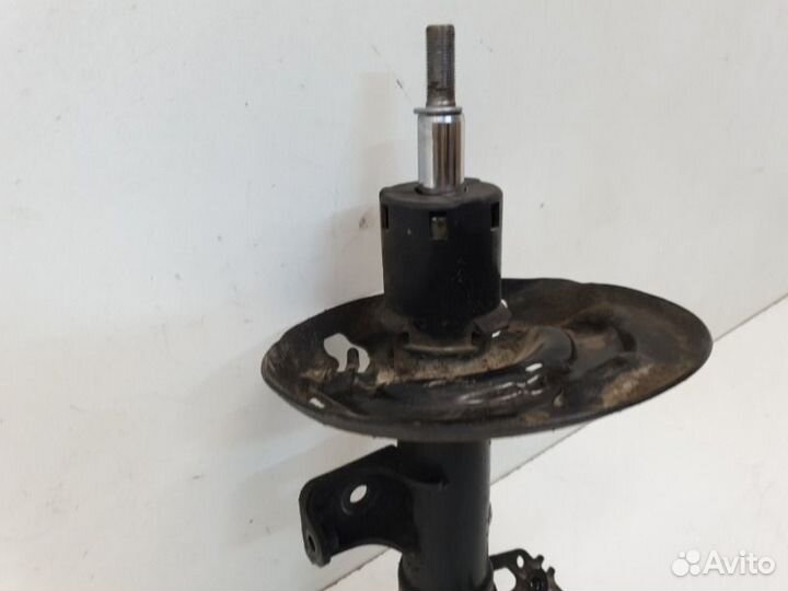 Амортизатор передний правый Toyota Camry V70 2018