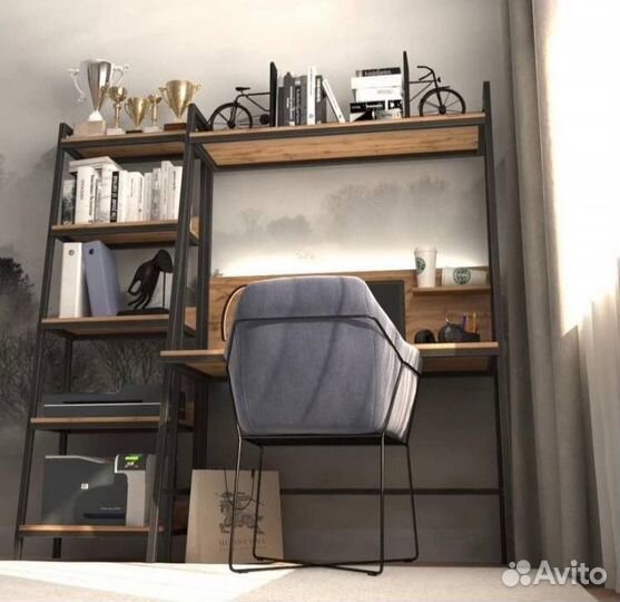 Компьютерный стол из дерева