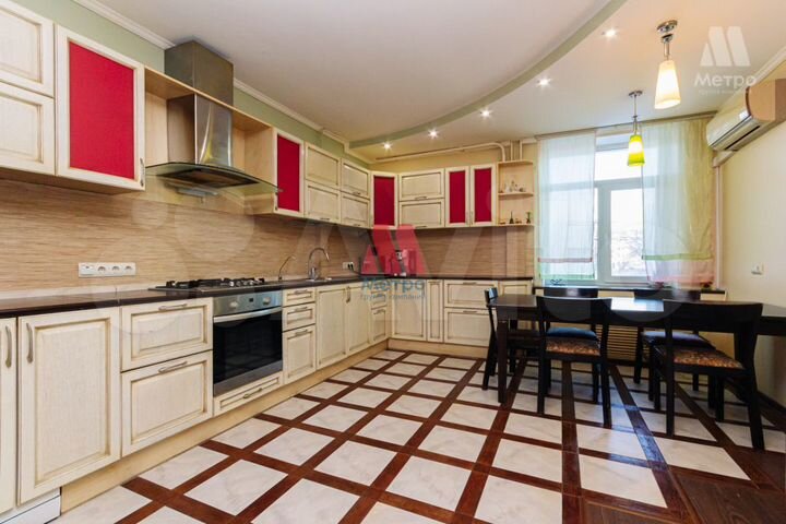 4-к. квартира, 109 м², 2/5 эт.