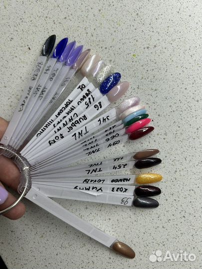 Продаи палитру лаков