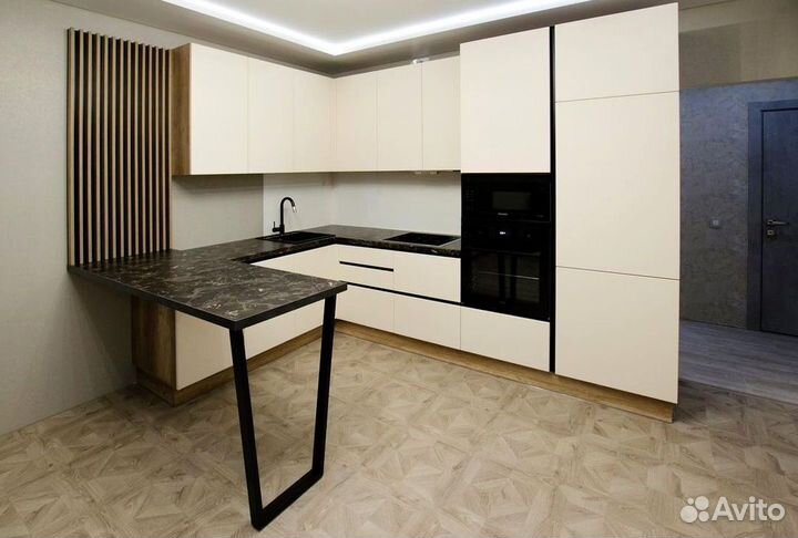 Кухня в потолок на заказ