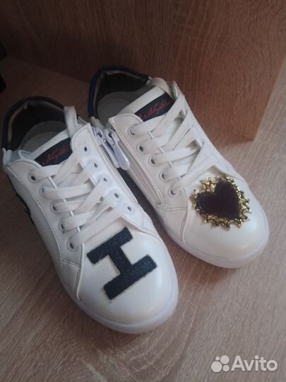 Кроссовки для девочки 30 размер