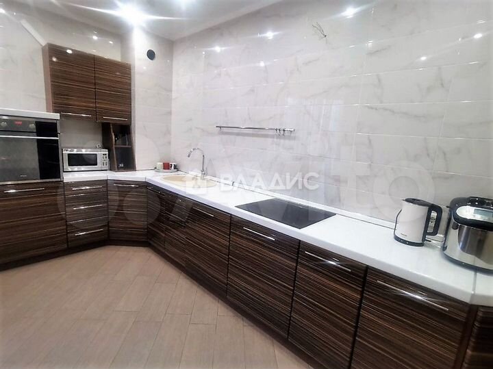 2-к. квартира, 67 м², 3/16 эт.