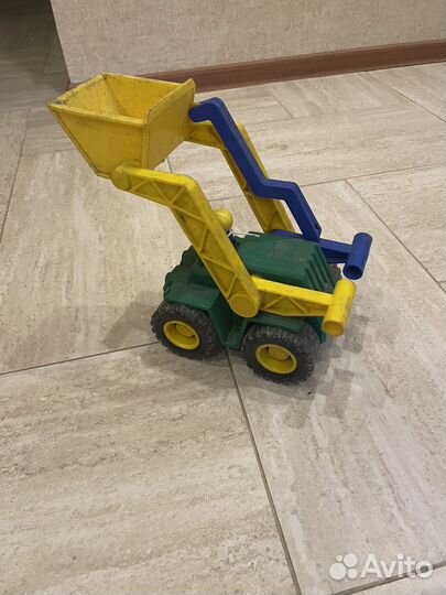 Экскаватор игрушка
