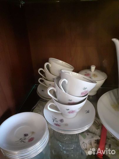 Сервиз чайный Астры ГДР из 30 предметов и элементы