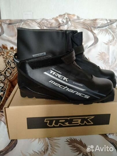 Лыжные ботинки