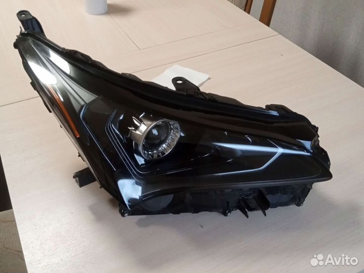 Фара правая Lexus NX 200/300H рестайлинг