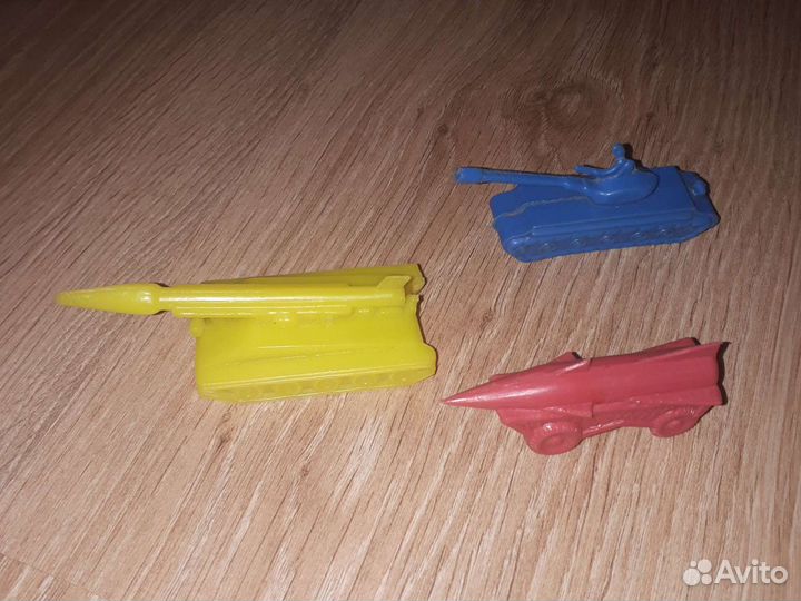 Игрушки самолеты, ракеты и танки СССР