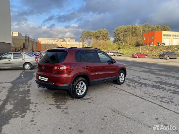 Volkswagen Tiguan 2.0 AT, 2011, 209 000 км