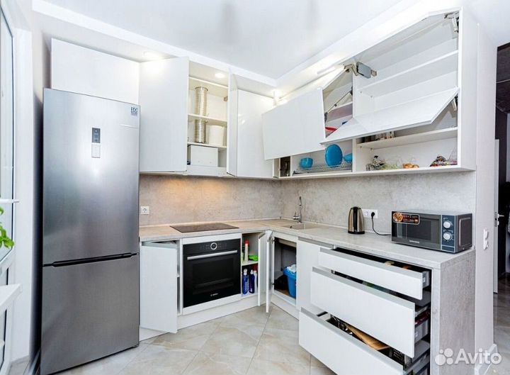 Кухня на заказ до потолка