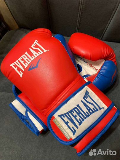 Боксерские перчатки Everlast PowerLock 16 oz