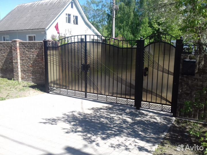 Заборы, перила, ограждения, ворота, козырьки