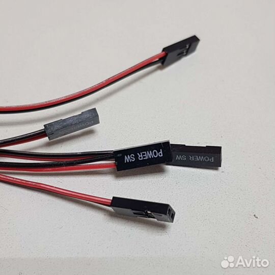 Кнопка включения компьютера пк с кабелем