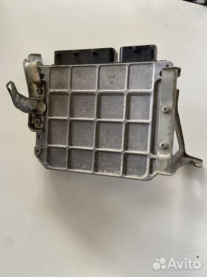 Блок управления двигателем Toyota 8966112B90