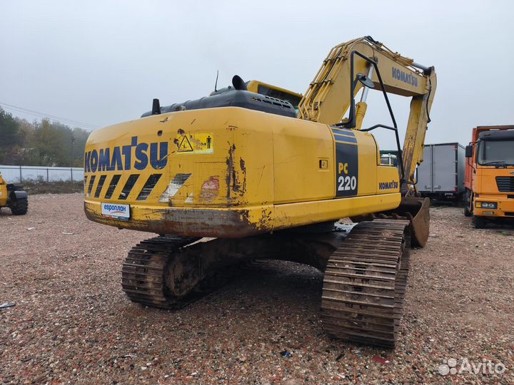 Гусеничный экскаватор Komatsu PC220-8M0, 2019