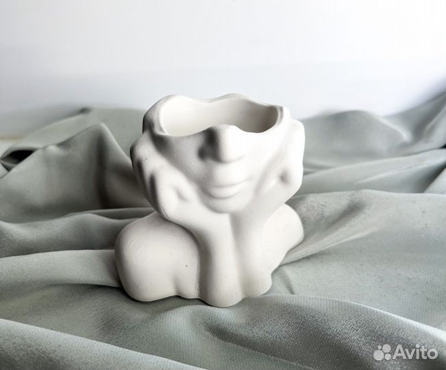 Статуэтка кашпо девушка