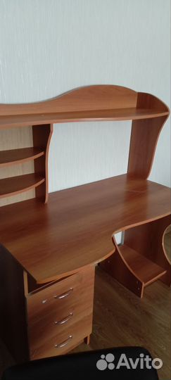 Компьютерный стол