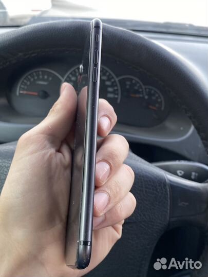 iPhone 8 Plus, 64 ГБ