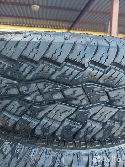 Toyo Open Country A/T Plus 235/65 R17