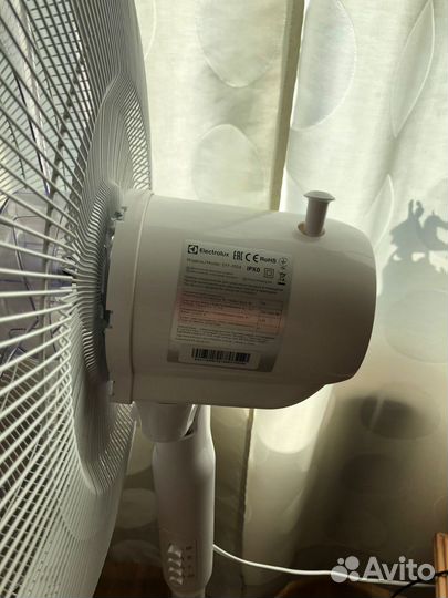 Напольный вентилятор Electrolux EFF-1006. Новый